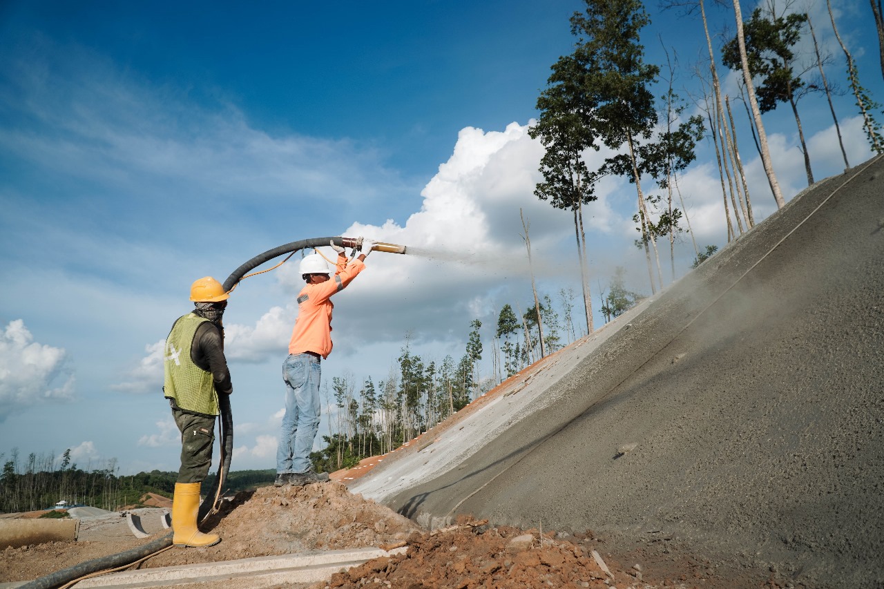 Berperan Aktif Bangun Infrastruktur Jalan di IKN,  Salah Satunya Proyek Jalan Bebas Hambatan Karya Brantas Abipraya 