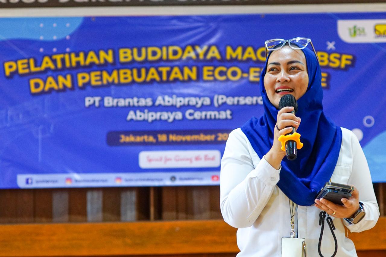 Dian Sovana, Sekretaris Perusahaan Brantas Abipraya saat membuka acara Pelatihan Budidaya Maggot BSF