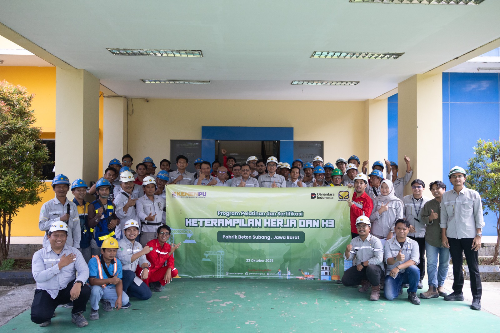 Dokumentasi Pelatihan dan Sertifikasi SKK–K3 Brantas Abipraya di Site Peralatan dan Precast Subang.