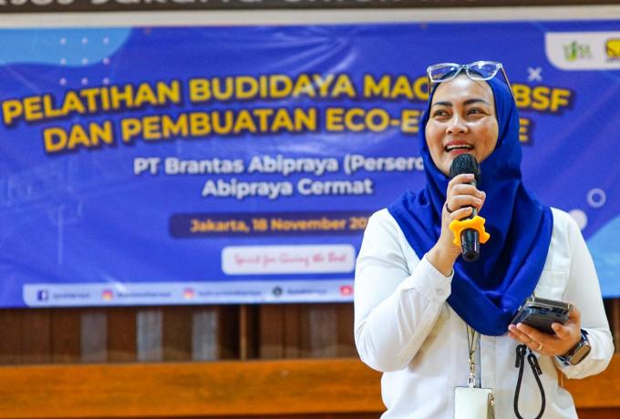 Dian Sovana, Sekretaris Perusahaan Brantas Abipraya saat membuka acara Pelatihan Budidaya Maggot BSF