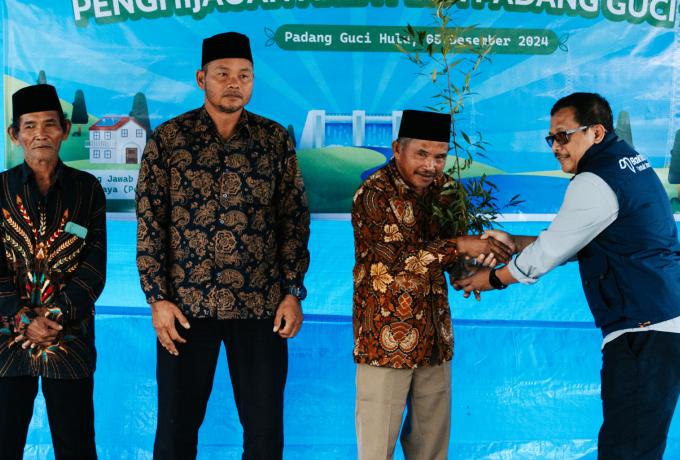 Ribuan Bibit Pohon  Ditanam Brantas Abipraya