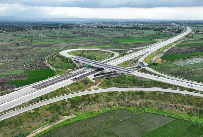 PT Brantas Abipraya (Persero) membangun Tol Probolinggo – Banyuwangi (Probowangi) Paket 1 bertujuan untuk meningkatkan konektivitas antarwilayah di Jawa Timur.