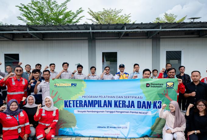 Dokumentasi Program Pelatihan dan Sertifikasi Keterampilan Kerja dan K3 Proyek Pembangunan Tanggul Pengaman Pantai NCICD